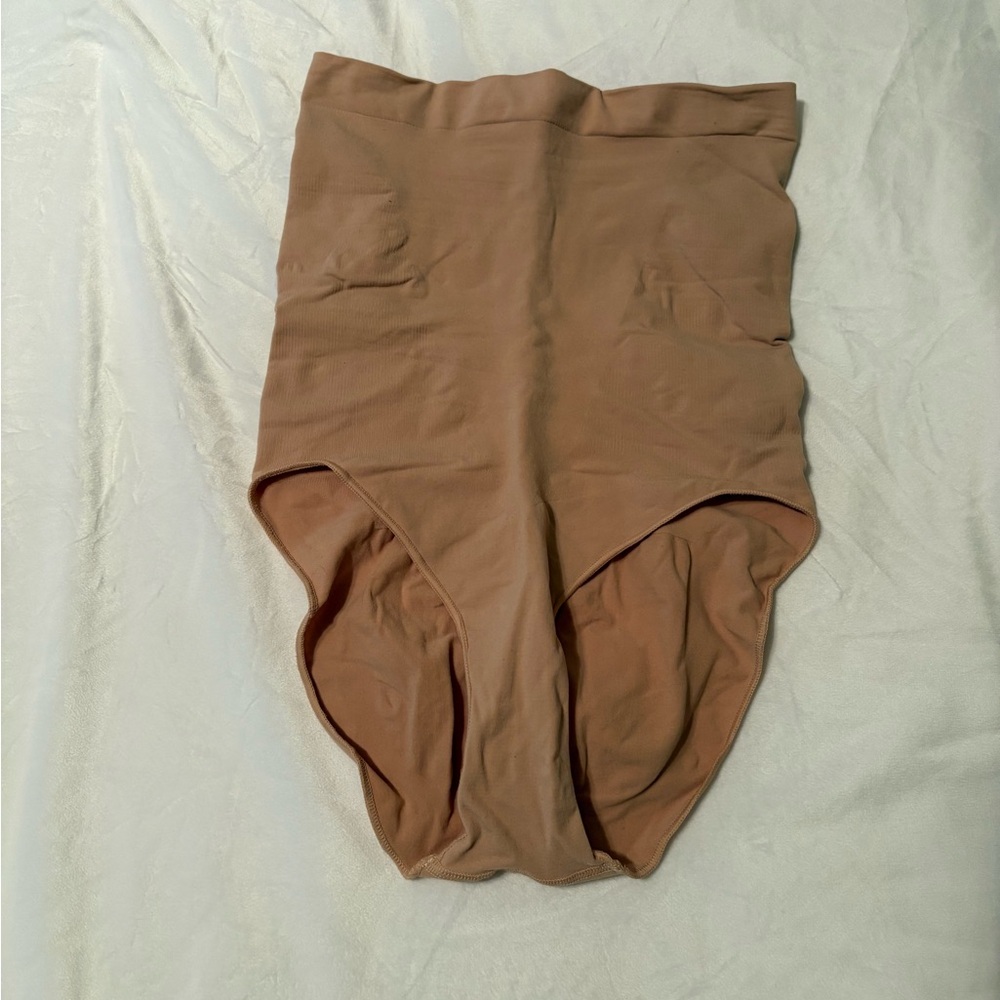 Skims SCULPTING HIGH WAIST BRIEF 2x/3x